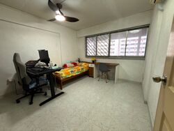 Blk 549 Jurong West Street 42 (Jurong West), HDB Executive #628443401